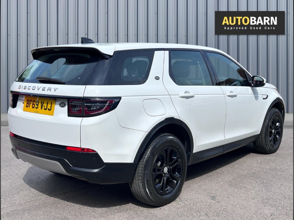 White 2020 Land Rover Discovery Sport 2.0 D150 MHEV S SUV 5dr Diesel Auto 4WD Euro 6 s/s 150 ps in Hereford