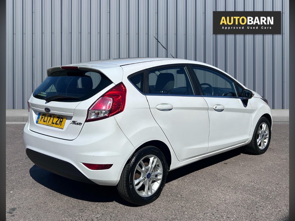 White 2017 Ford Fiesta 1.25 Zetec Hatchback 5dr Petrol Manual Euro 6 82 ps in Hereford